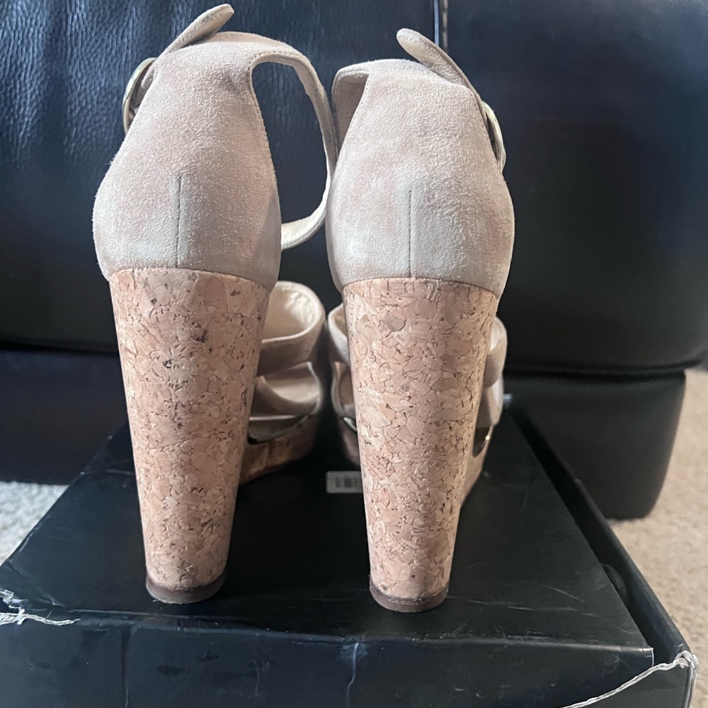 Jimmy Choo Tan Suede Wedge size 10 1/2
Worn 3 times - Picture 5 of 7